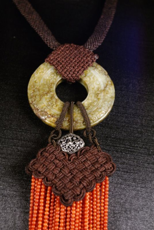 Joya de Creación Ethnica Antiguo Jade y Coral Rojo 5