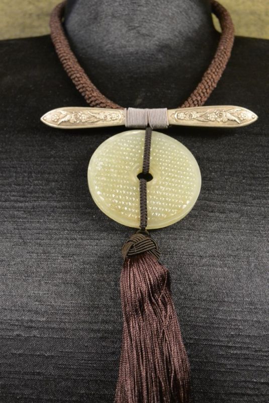 Haga clic en la imagen para ampliar Joya de Creación Ethnica Jade y Seda marrón 4