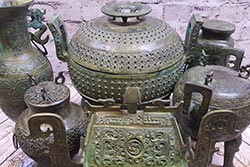 Boites, potiches et vases Chinois en Bronze