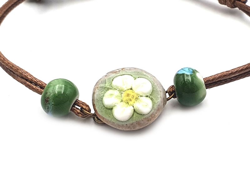 Keramik- / Porzellanschmuck - Kleines Armband - 2 Perlen + Blume 3