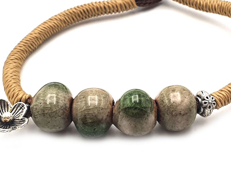 Keramik- / Porzellanschmuck - Kleines Armband - 4 Perlen + 1 Blume 3