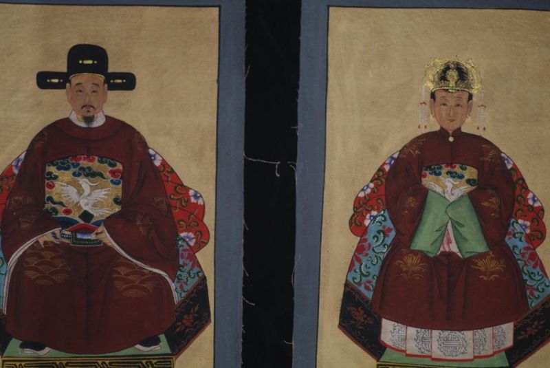 Kleine Ahnenpaare und Kaiser Chinesische Malerei Bordeauxrot 2