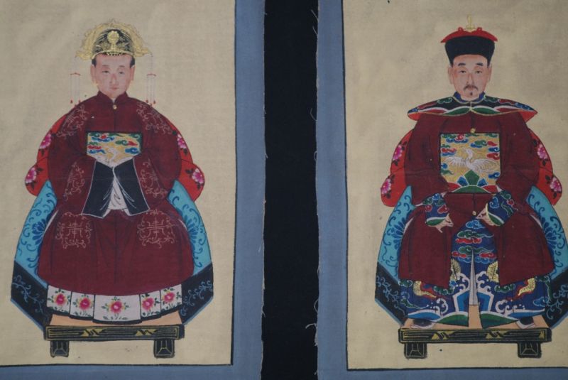 Kleine Ahnenpaare und Kaiser Chinesische Malerei Bordeauxrot 2