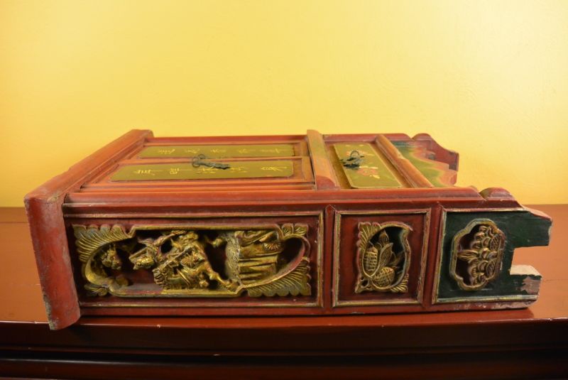 Kleine alte chinesische Holzmöbel 4