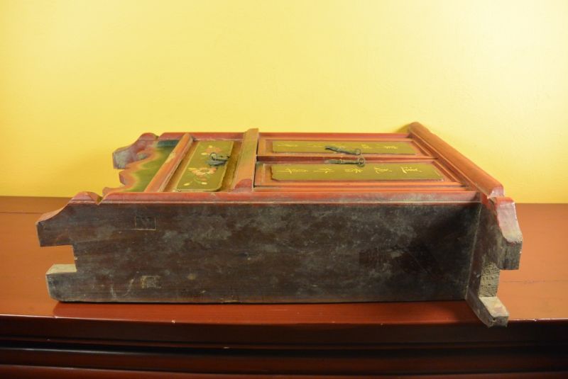 Kleine alte chinesische Holzmöbel 5