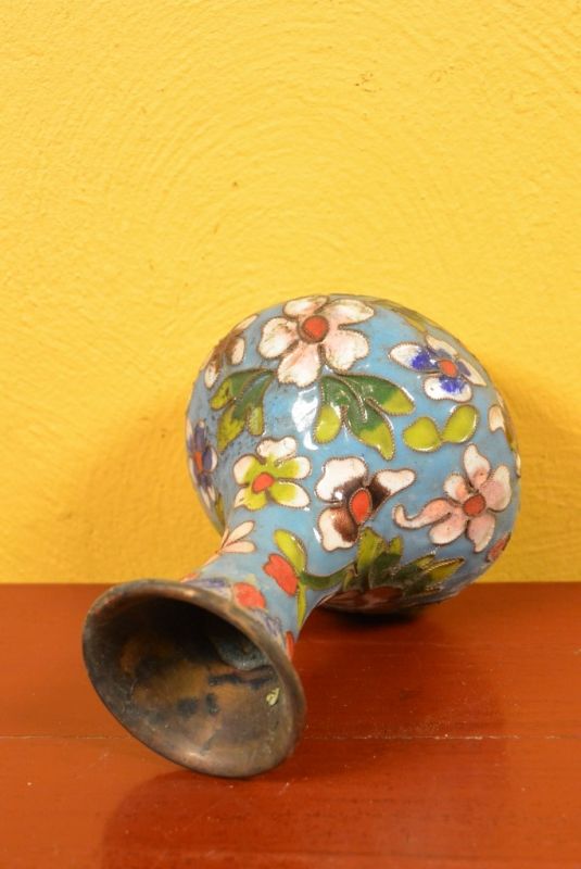 Kleine Chinesische Vase in Cloisonné Blau Blumen 4