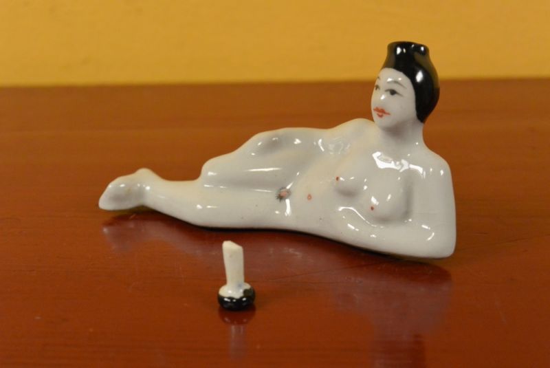 Kleine Erotische Schnupftabakflasche Nackte Frau 2 5