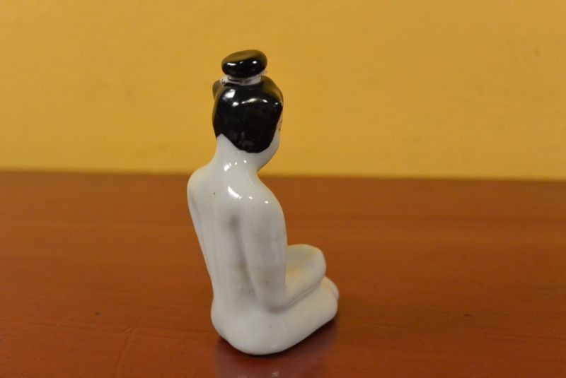 Kleine Erotische Schnupftabakflasche Nackte Frau 3 3
