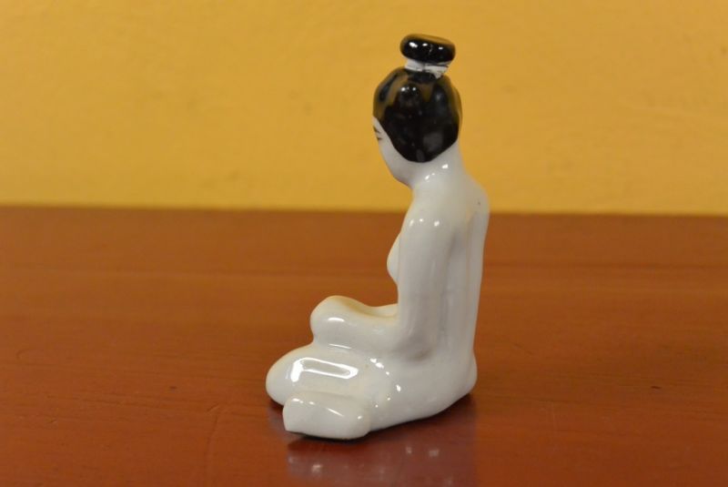 Kleine Erotische Schnupftabakflasche Nackte Frau 3 4