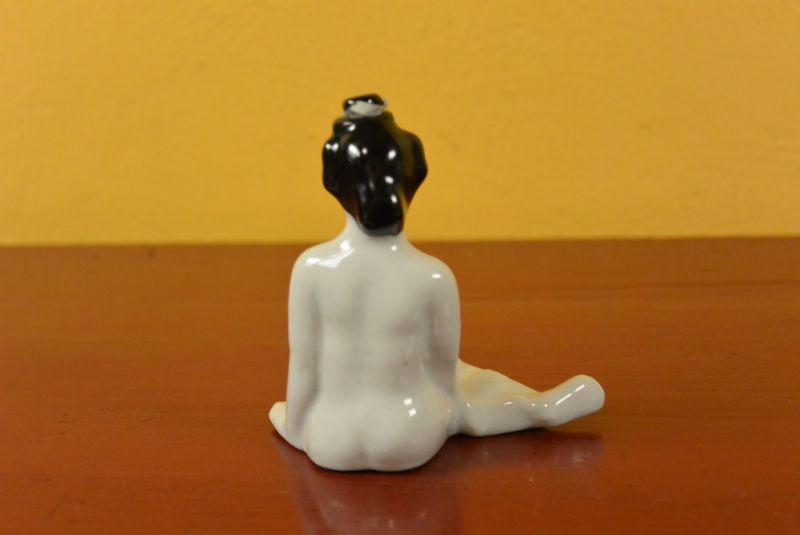 Kleine Erotische Schnupftabakflasche Nackte Frau 4
