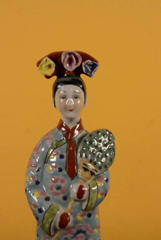 Kleine Porzellan Statuen aus China - Frau 3 2