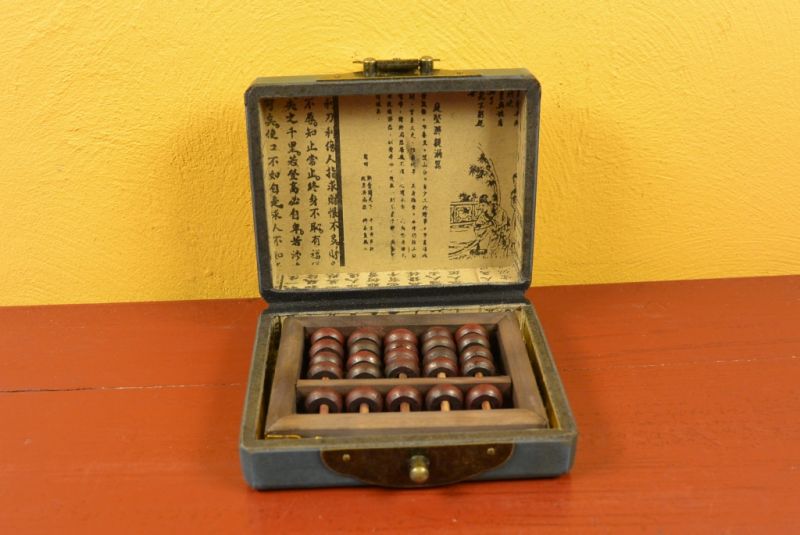 Kleiner Chinese Box blau mit einem Vogel und Abakus 3