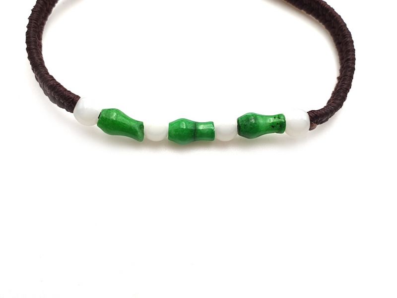 Kleines Jade Armband 3 Gläser Jade - braune Schnur 2