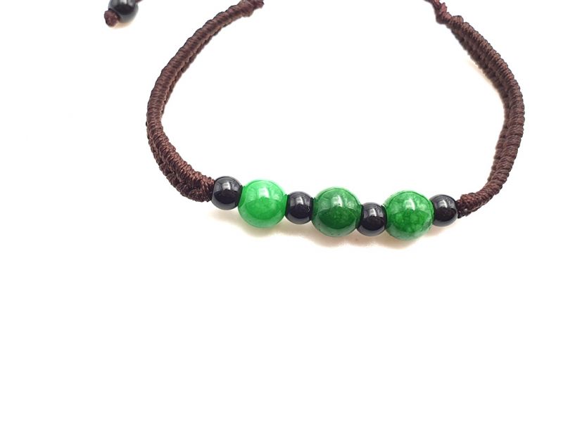 Kleines Jade Armband 3 Jadeperlen - braune Schnur 2