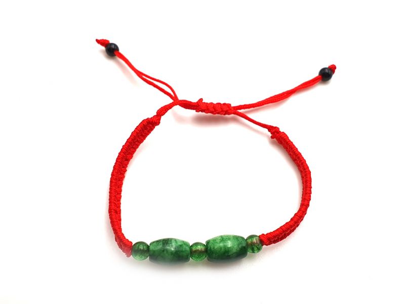 Kleines Jade Armband Rote Schnur 2