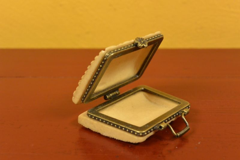 Knochen box Handtasche 4