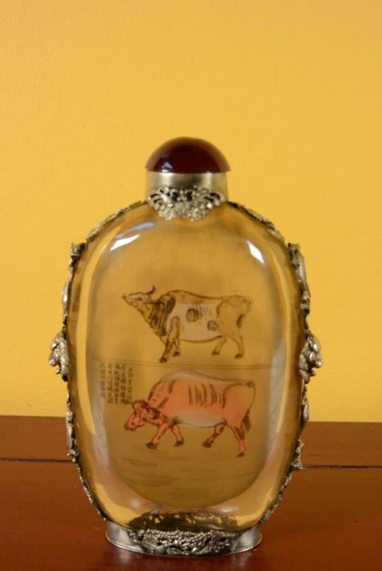 Large Chinese Glass Snuff Bottle Buffaloes 1