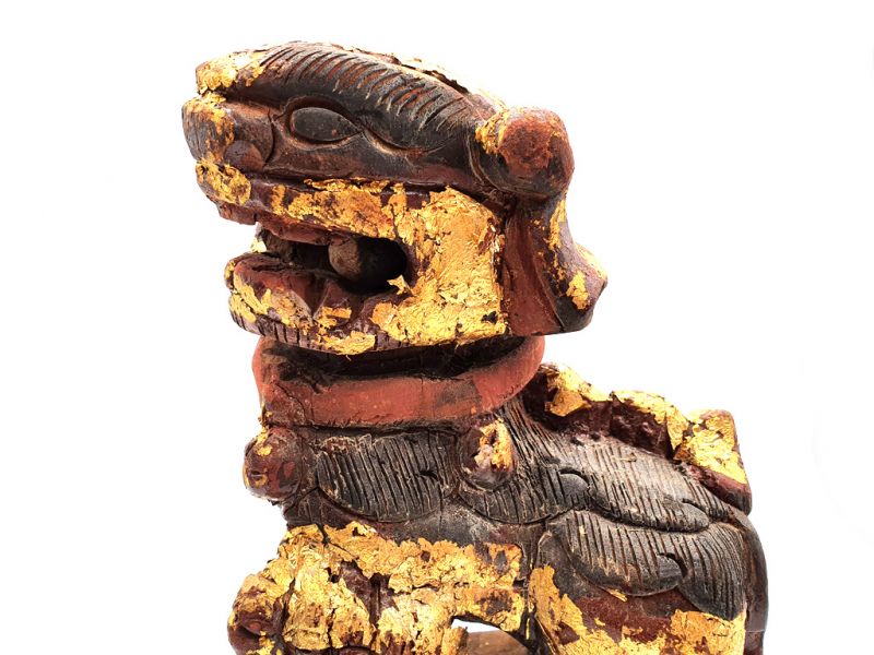 Large Chinese guardian lion in wood Single 2