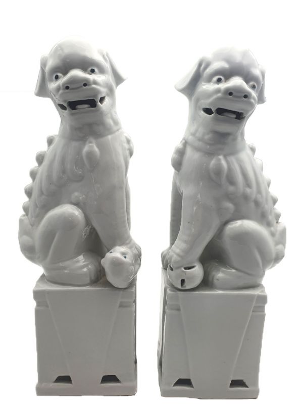 Large Fu Dog pair in porcelain - White 1