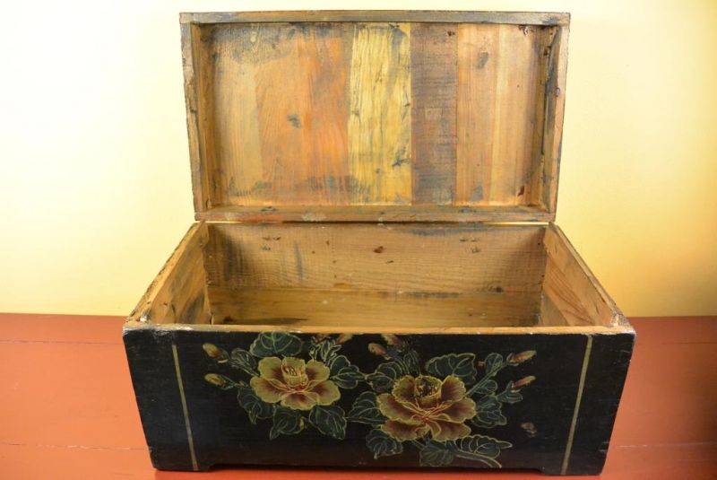 Mao era Old Chinese Chest - Flowers 4