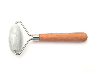 Médecine chinoise - Jade roller simple en véritable Jade - Blanc / Vert clair Médecine chinoise - Jade roller simple en véritable Jade - Blanc / Vert clair
