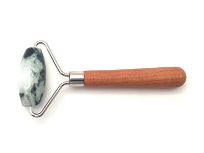 Médecine chinoise - Jade roller simple en véritable Jade - Blanc et Vert tacheté Médecine chinoise - Jade roller simple en véritable Jade - Blanc et Vert tacheté