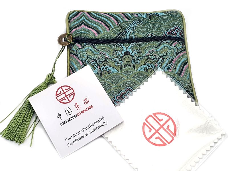 Medicina Tradicional China - Gua Sha cóncavo en Jade - verde claro con reflejos beige 4
