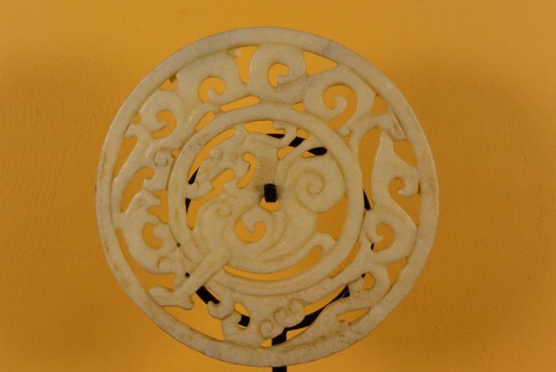 Medium Bi-shaped Jade disc - Dragon 3