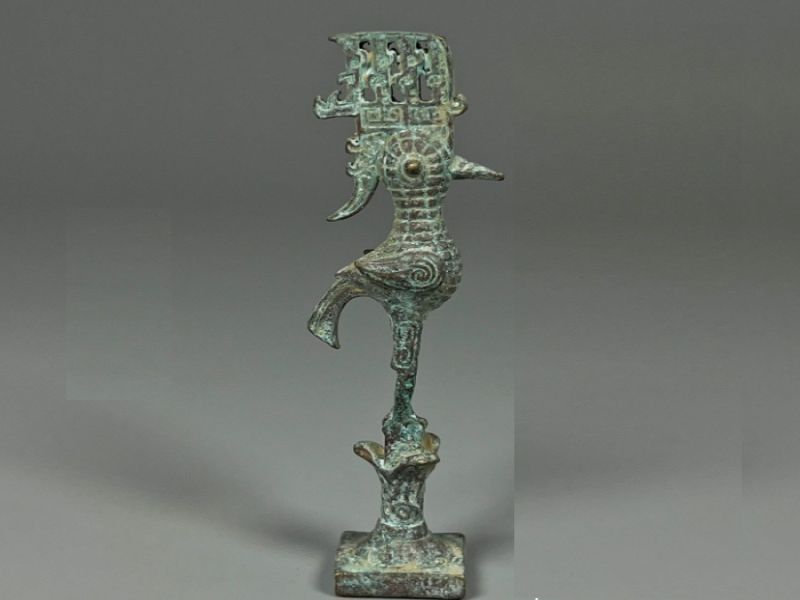 Mini statue SanXingDui Oiseau divin en cuivre patiné – 7,4 cm