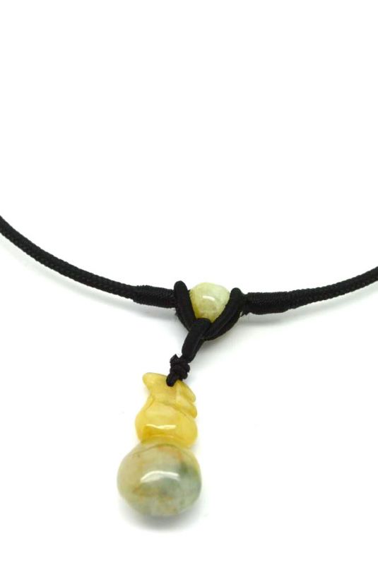 Necklace with Small Jade pendant Wu Lou 1