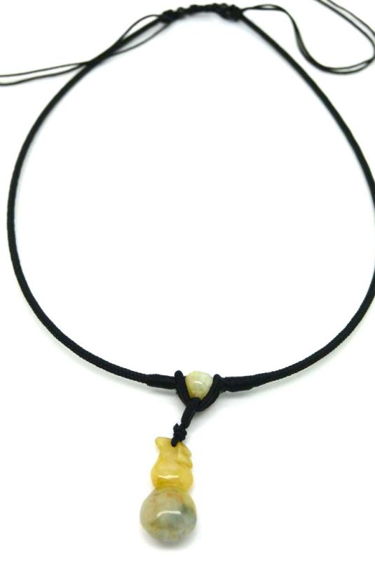 Necklace with Small Jade pendant Wu Lou 3