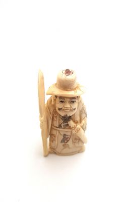 Netsuké Chinois en Os de Buffle - Gardien de temple Netsuké Chinois en Os de Buffle - Gardien de temple