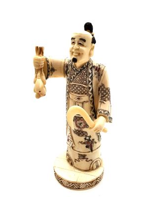 Okimono chinois en os de buffle - L'agriculteur