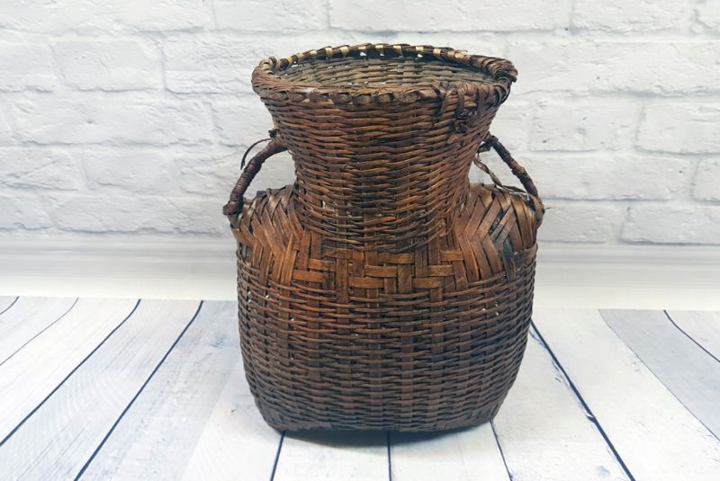 Old Chinese box braided by hand - Basket weaving - Ancient Chinese fishing trap 1