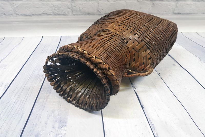 Old Chinese box braided by hand - Basket weaving - Ancient Chinese fishing trap 4