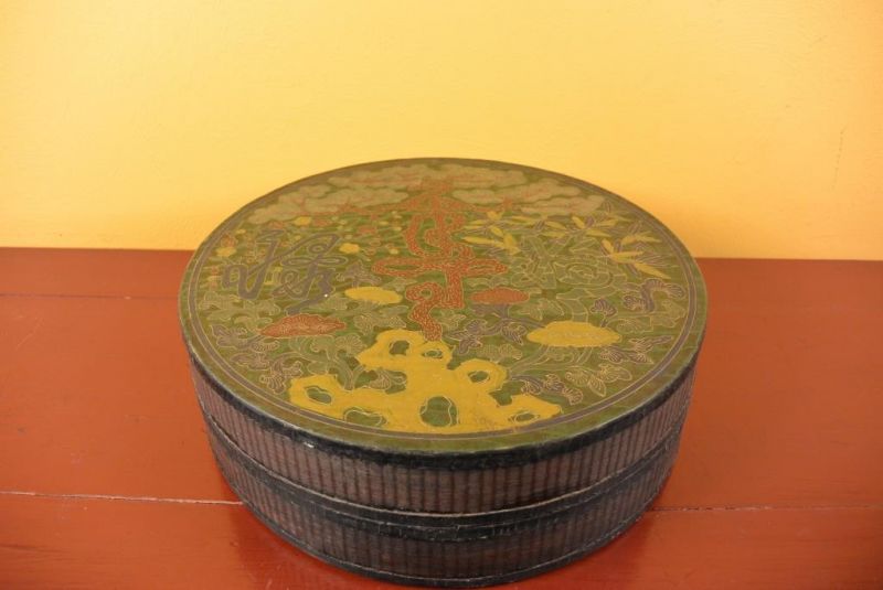Old Chinese Box hand engraved Forest 1