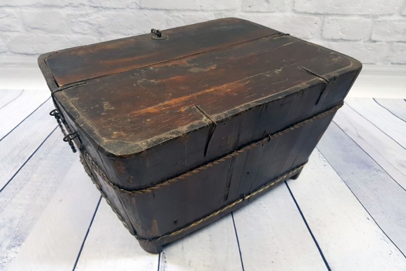 Old Chinese Box Transport box for food 5
