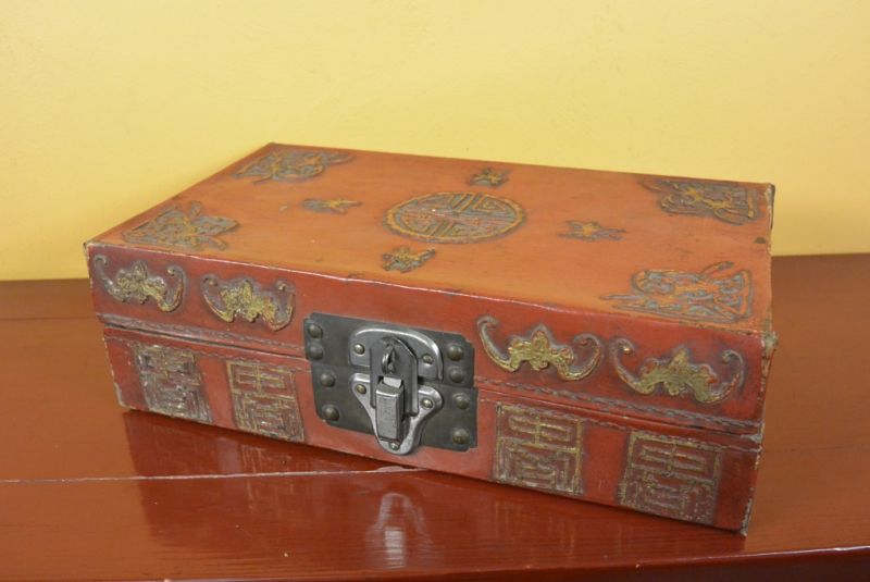 Old Chinese Chest 100% Leather 1