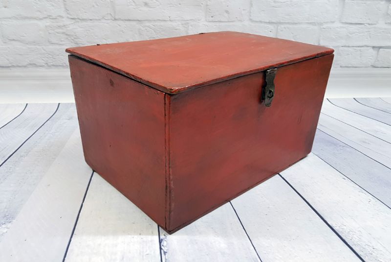 Old Chinese Chest Big red box 3