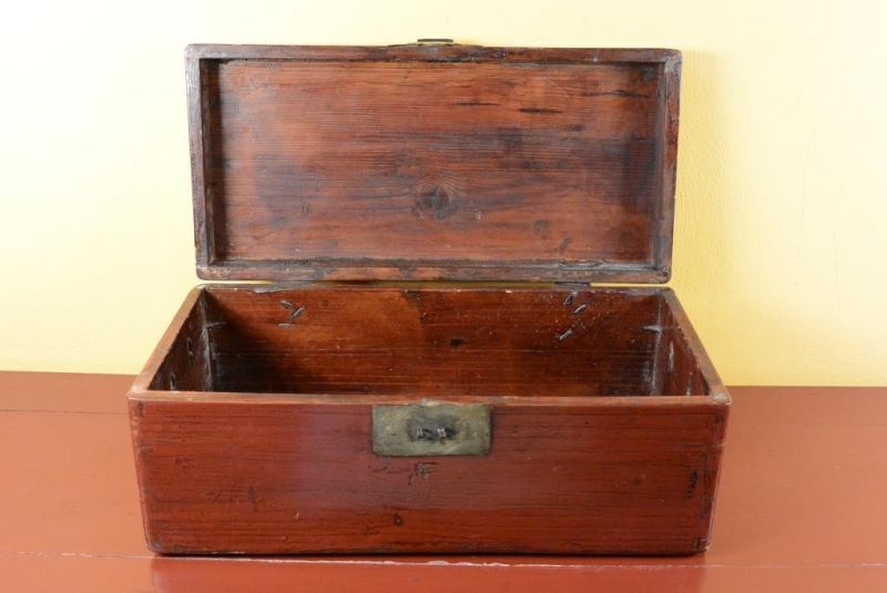 Old Chinese Chest Brown / Red 5