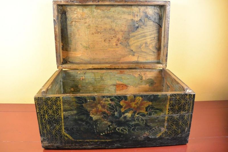 Old Chinese Chest 4