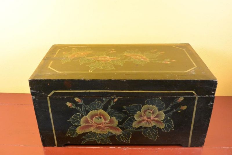 Old Chinese Chest Double flowers 1