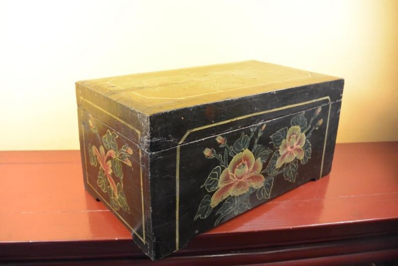 Old Chinese Chest Double flowers 3