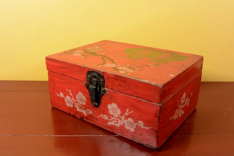 Old Chinese Chest - Flowers and cherry tree 1