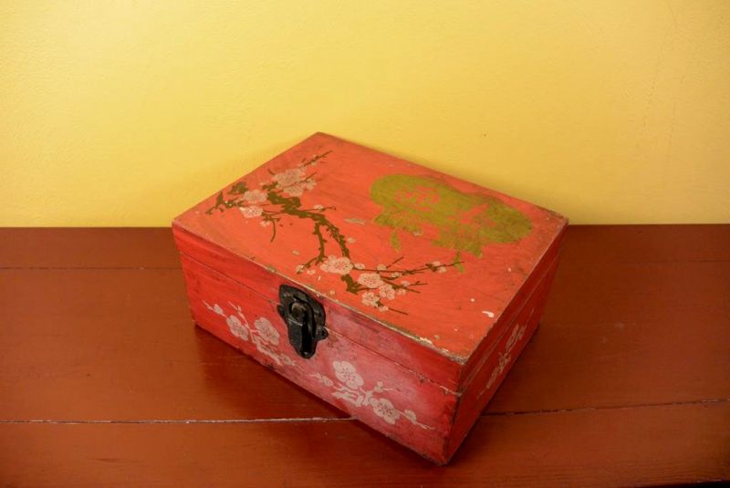 Old Chinese Chest - Flowers and cherry tree 2
