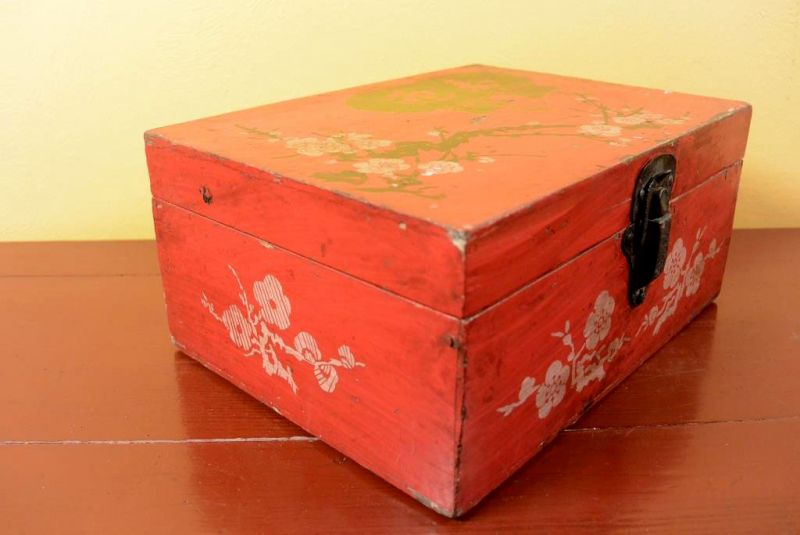 Old Chinese Chest - Flowers and cherry tree 5