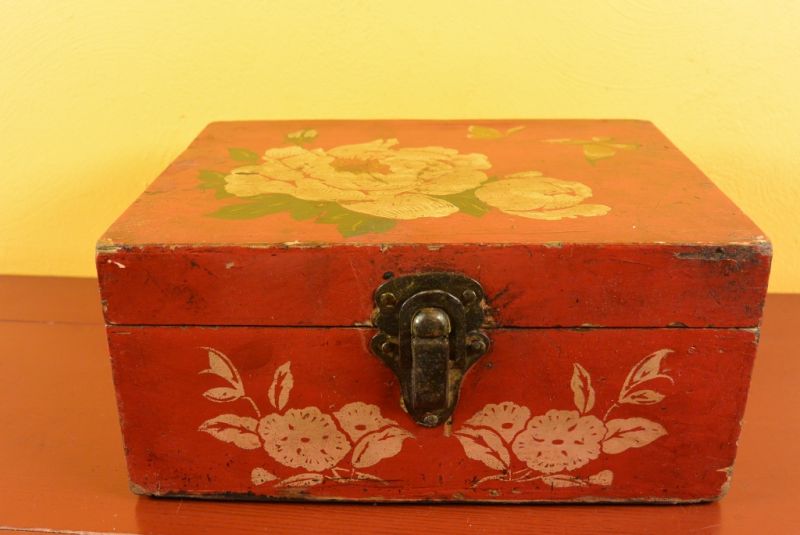Old Chinese Chest Mao era 2