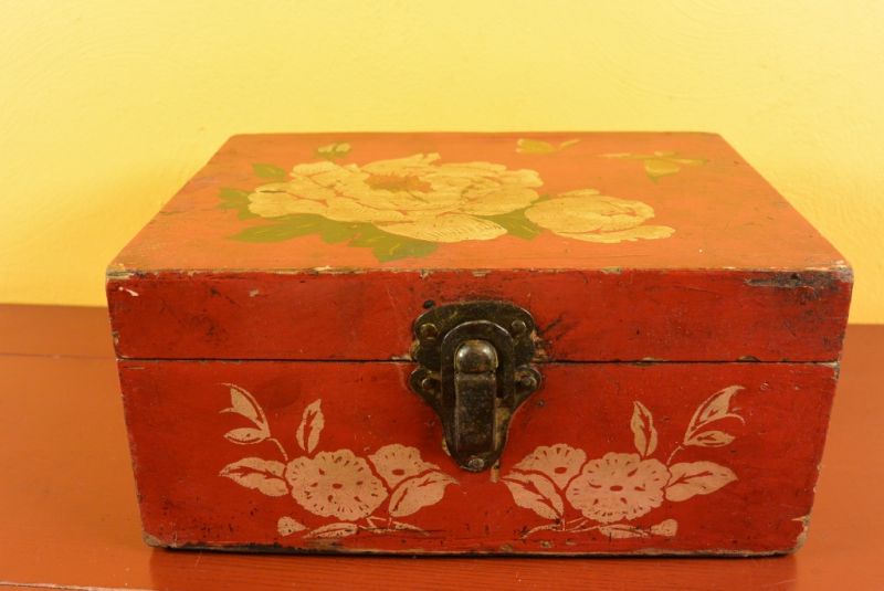 Old Chinese Chest Mao era 2