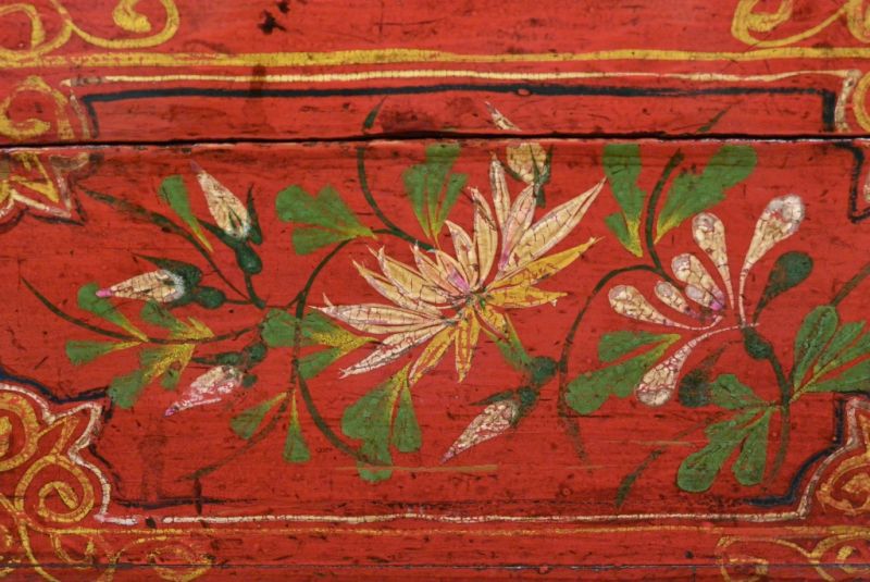 Old Chinese Chest White flowers 2