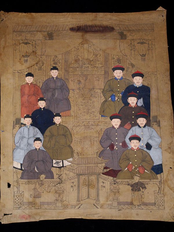 Old Chinese Chinese Ancestor Painting - Chinese family of 12 people 1